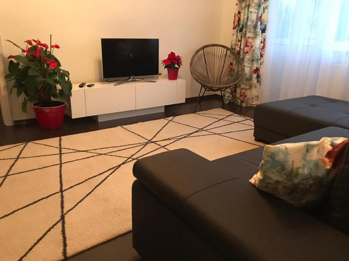 A3M Apartment Deva Esterno foto