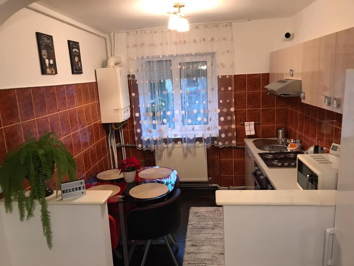 A3M Apartment Deva Esterno foto